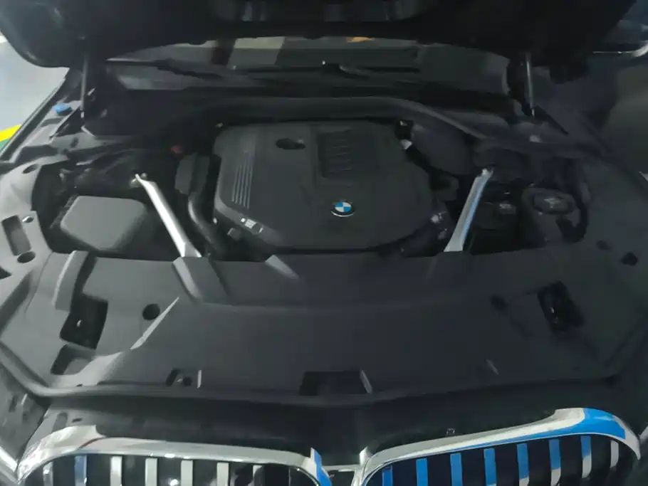 BMW 7 Series — миниатюра 10