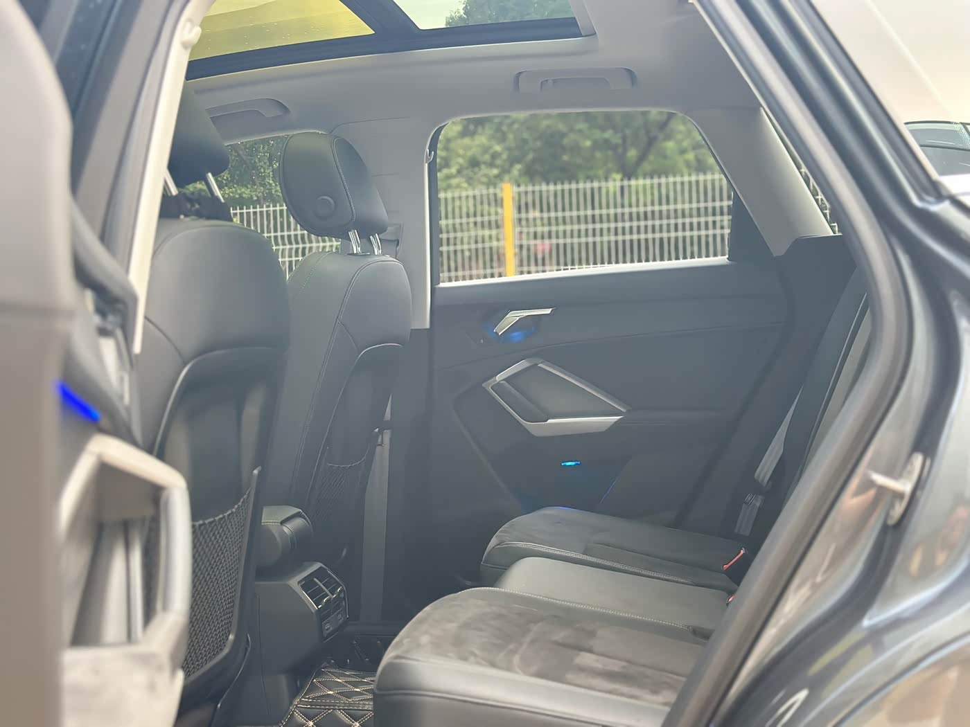 Audi Q3 1.4 л 2022 г. Серебристо-серый, пробег 48000 км