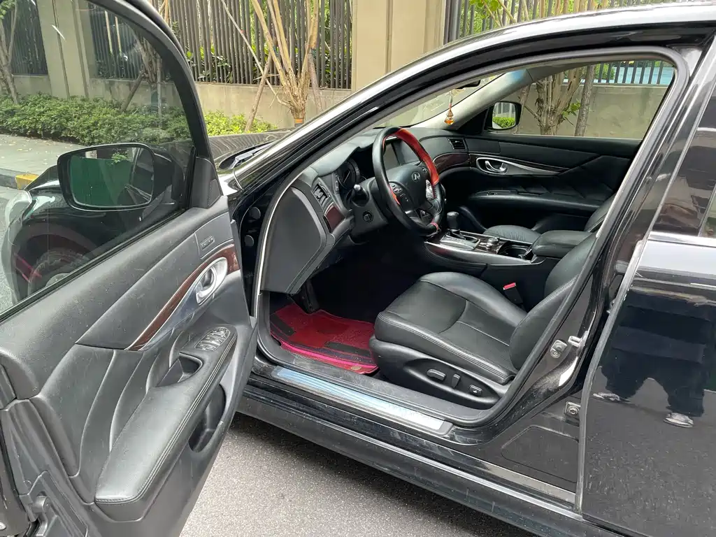 Infiniti Q70 — миниатюра 4
