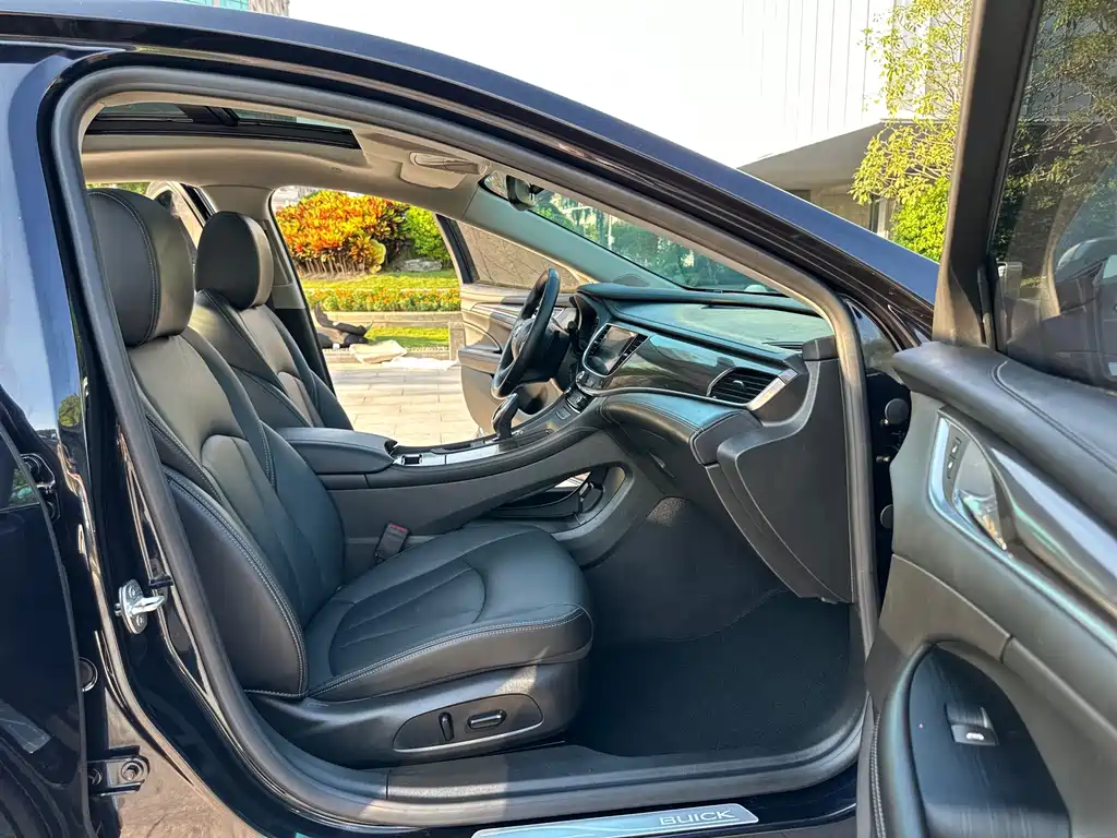 Buick LaCrosse — миниатюра 6