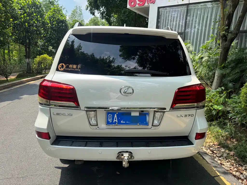 Lexus LX 2009 570