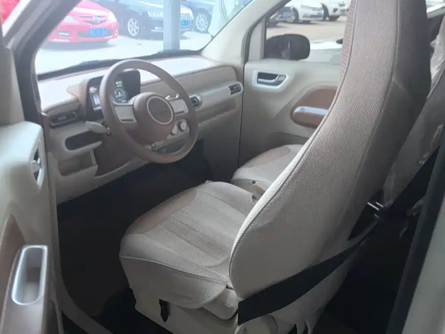 Wuling MINIEV — миниатюра 9