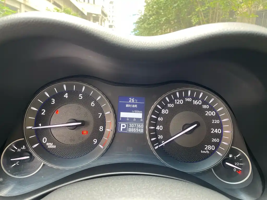 Infiniti Q70 — миниатюра 8