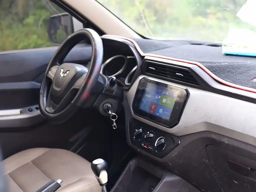 Wuling Hongguang — миниатюра 22