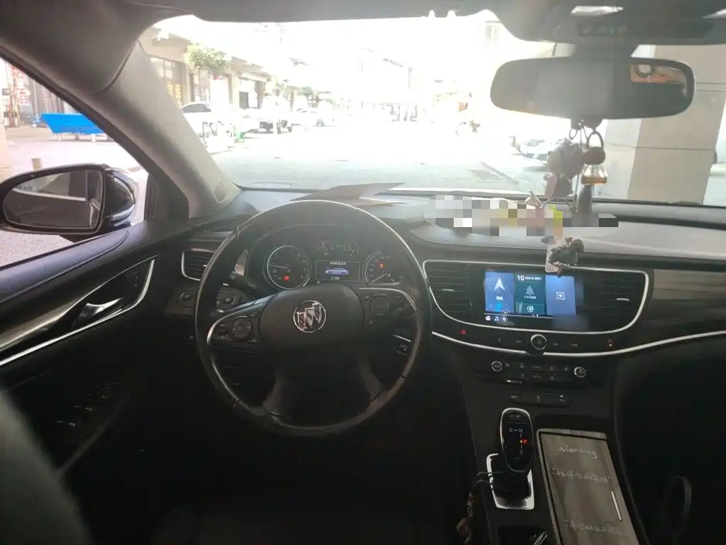 Buick LaCrosse — миниатюра 6
