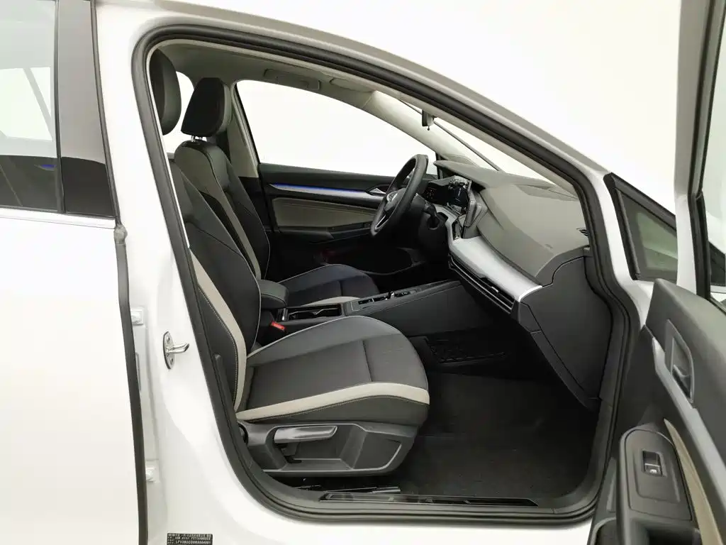 Volkswagen Golf — миниатюра 23