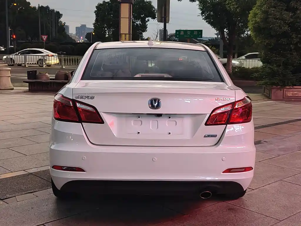 Changan Eado — миниатюра 5