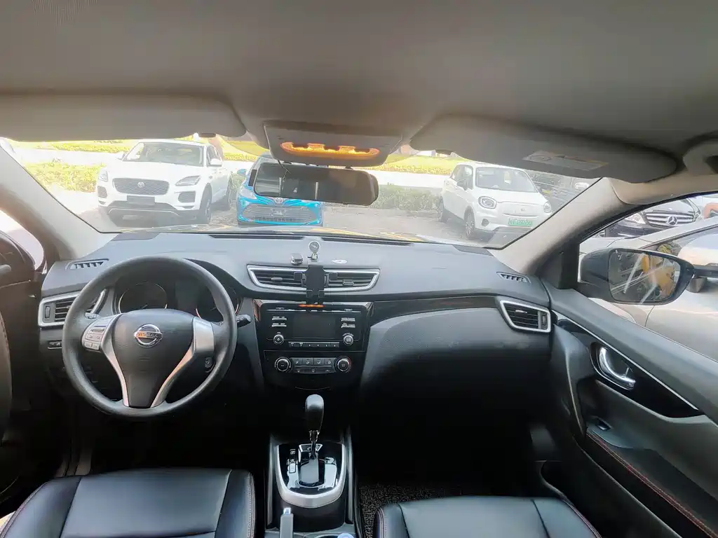 Nissan Qashqai — миниатюра 5
