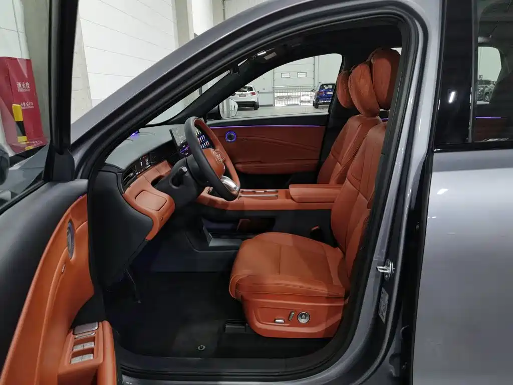 Hongqi Hongqi HS6 PHEV — миниатюра 10