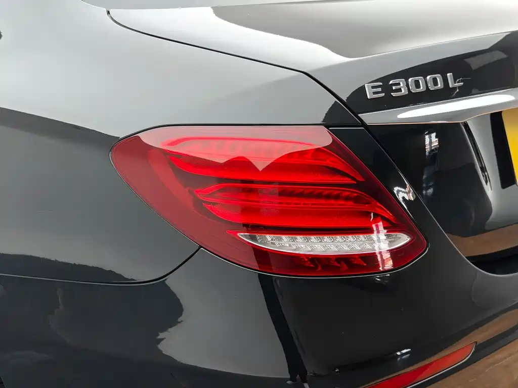 Mercedes-Benz E-Class — миниатюра 15