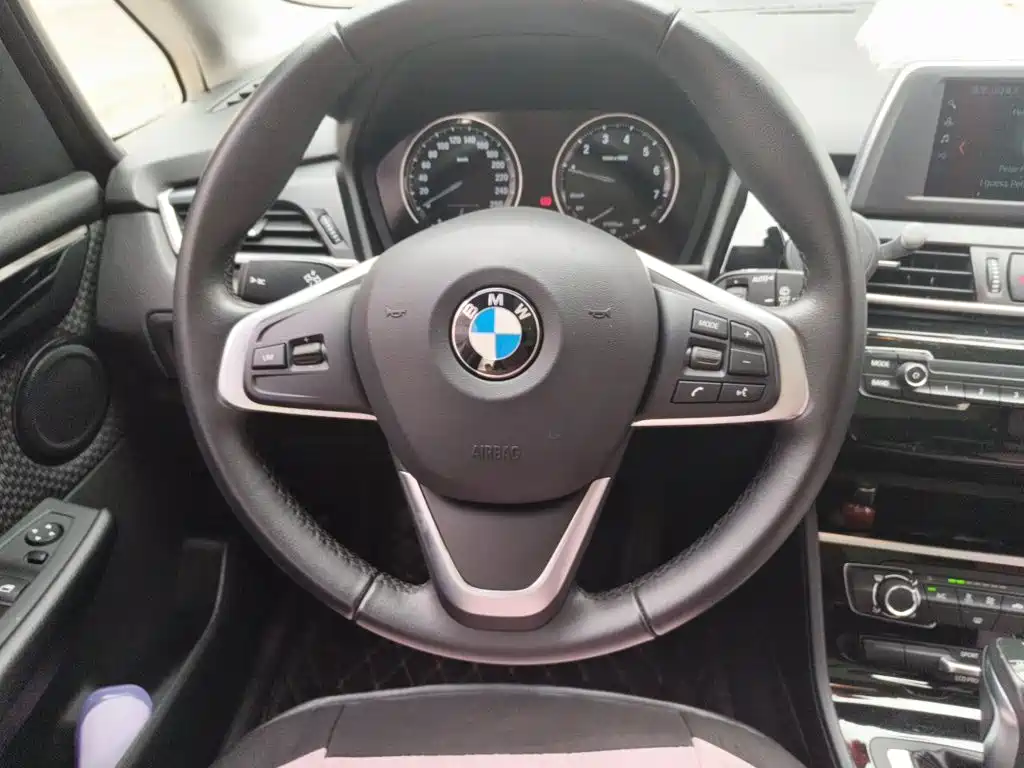 BMW 2 Series Active Tourer — миниатюра 3