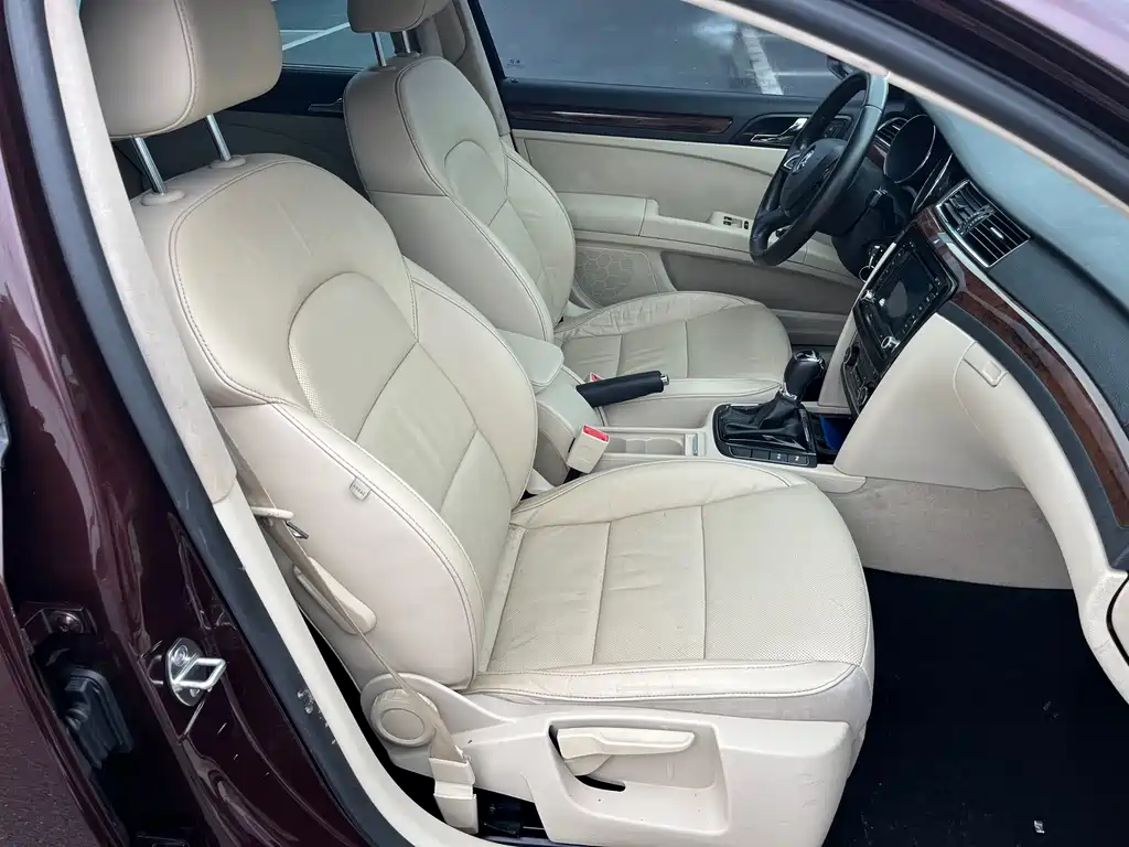 Skoda Superb — миниатюра 6