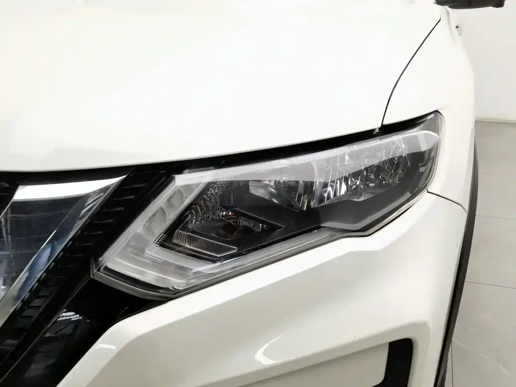 Nissan X-Trail — миниатюра 7