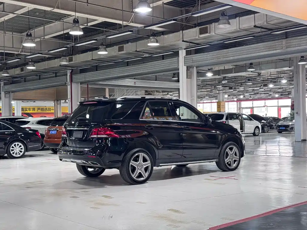 Mercedes-Benz GLE (Import) — миниатюра 6