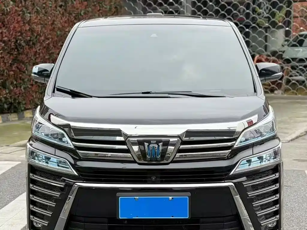 Toyota Vellfire — миниатюра 2