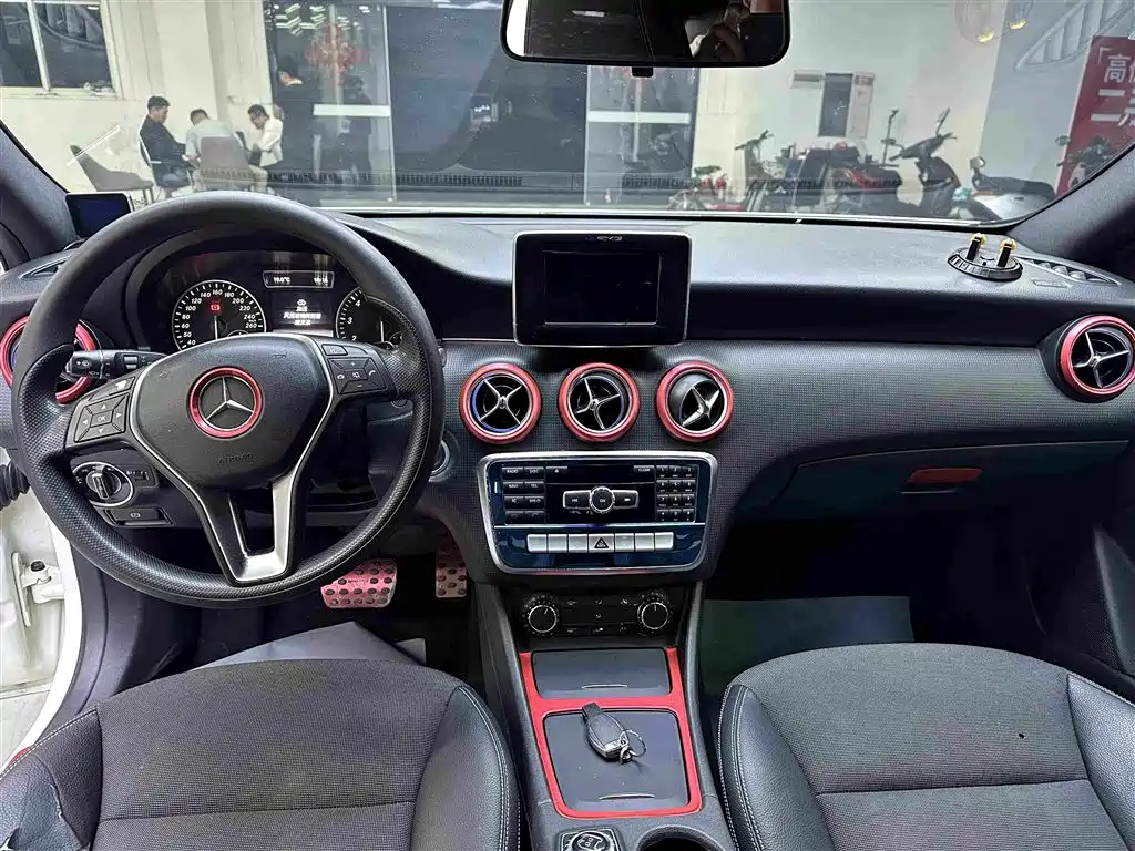 Mercedes-Benz A-Class (Import) — миниатюра 6