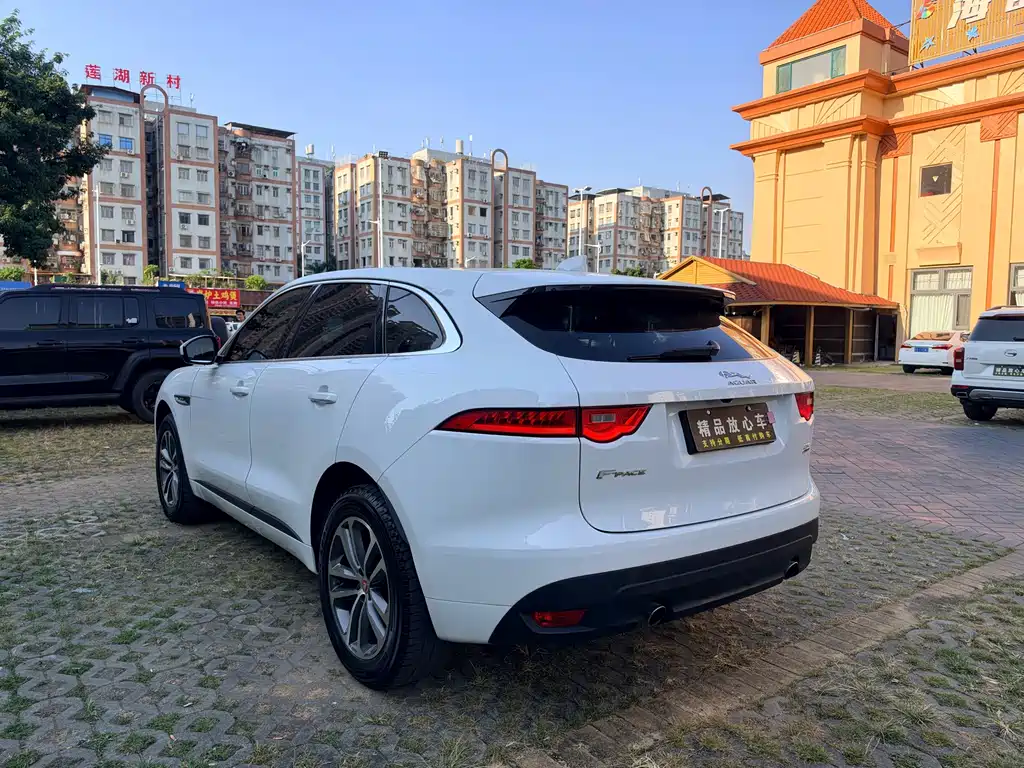 Jaguar F-PACE — миниатюра 4