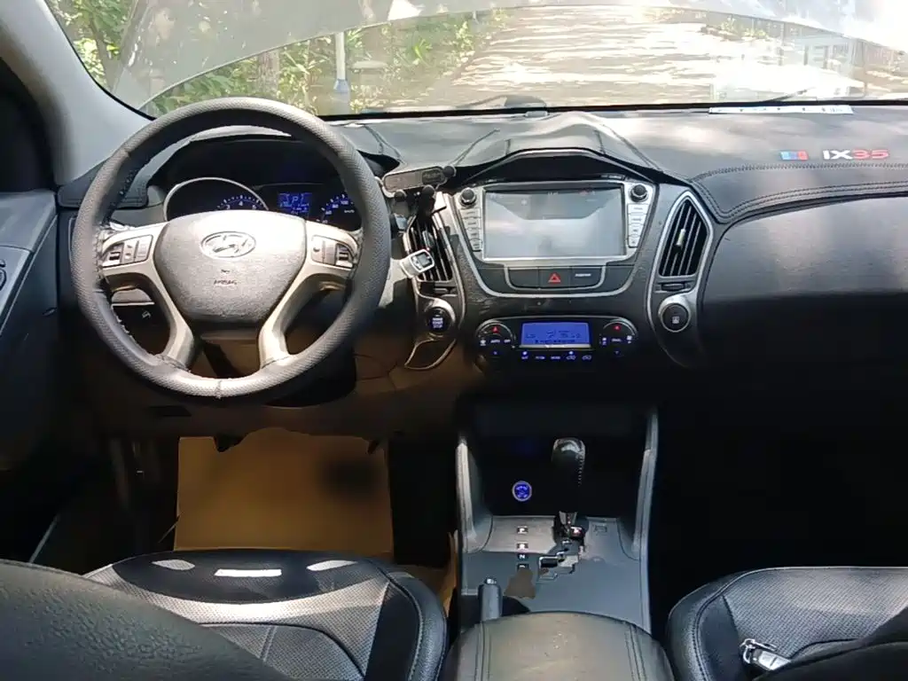 Hyundai BAIC Hyundai ix35 ix35 2015 2.0L AT IV