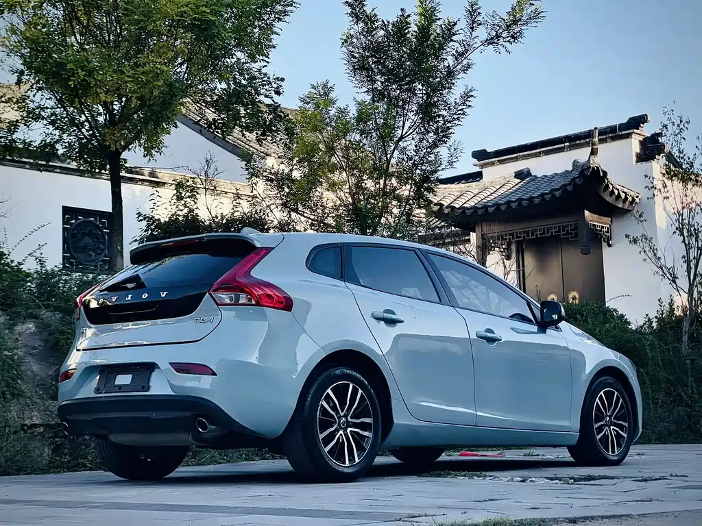 Volvo V40 — миниатюра 6