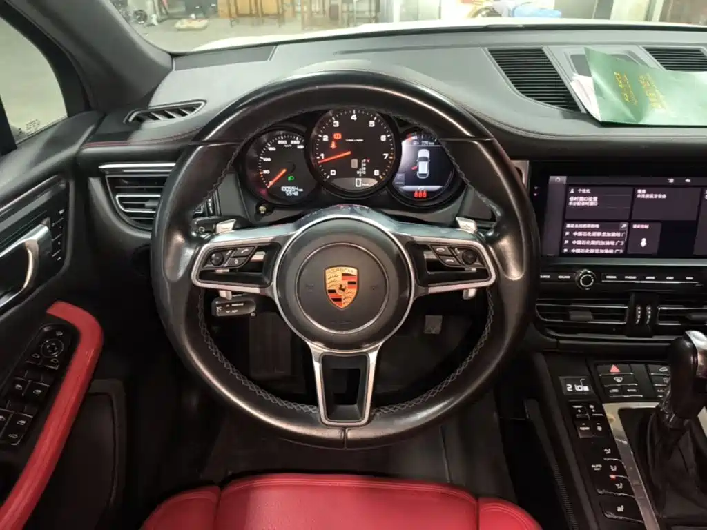 Porsche Macan — миниатюра 11