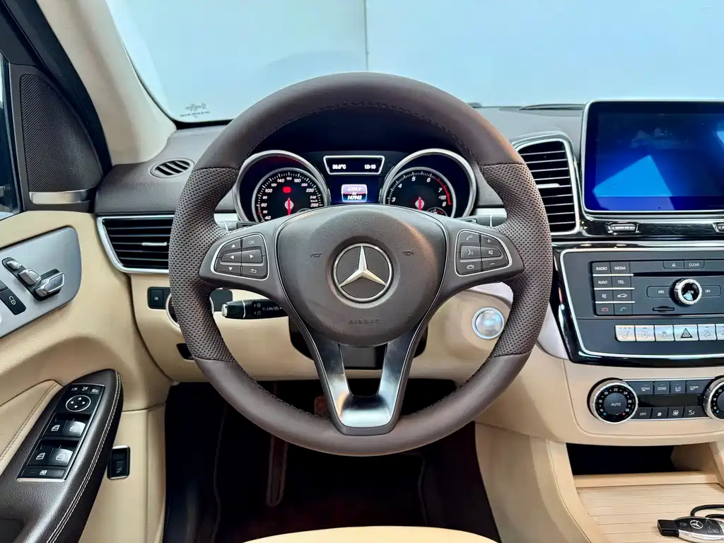 Mercedes-Benz GLE (Import) — миниатюра 16