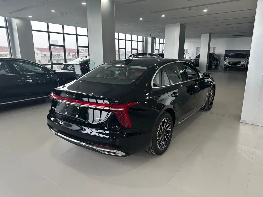 Hongqi H5 2025 2.0T AT