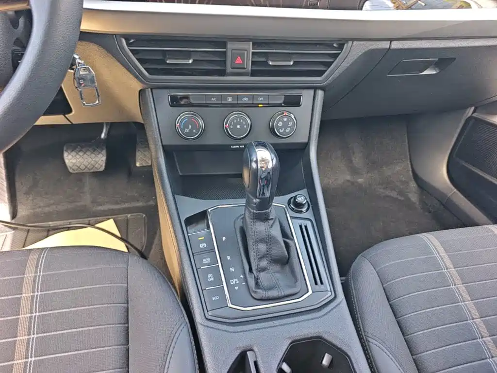 Volkswagen Lavida — миниатюра 14