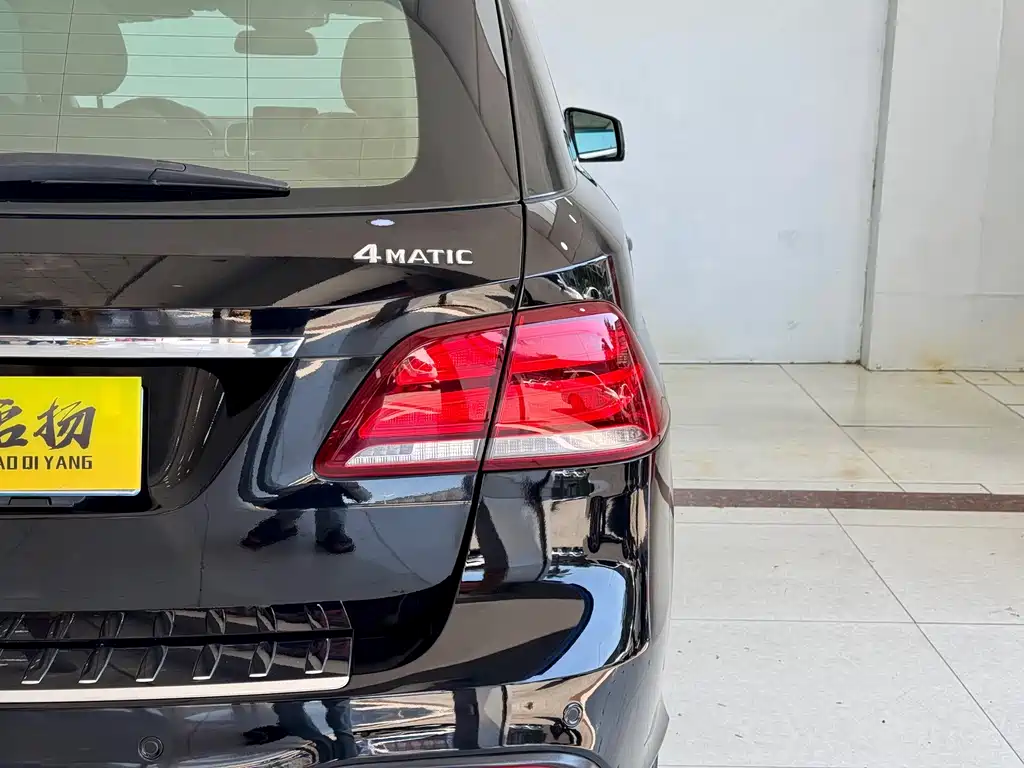 Mercedes-Benz GLE (Import) — миниатюра 24