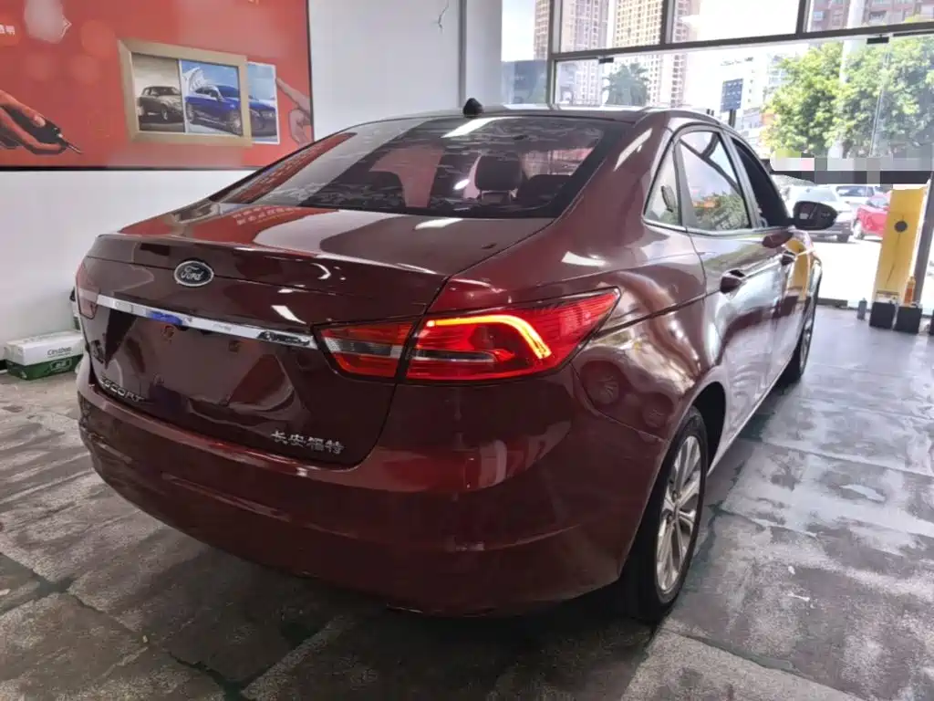 Ford Escort — миниатюра 7