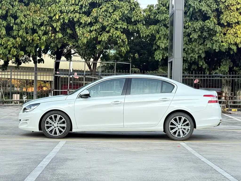 Peugeot 408 — миниатюра 4
