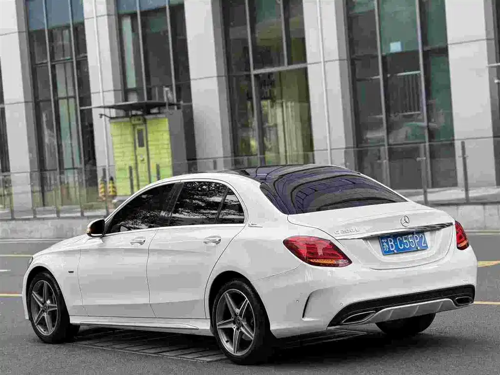 Mercedes-Benz C-Class — миниатюра 3