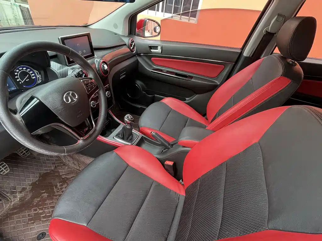 BAIC Senova X25 — миниатюра 6