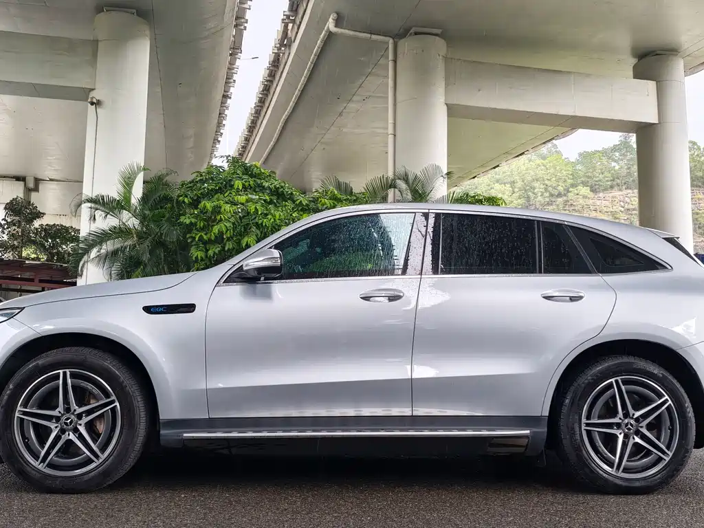 Mercedes-Benz EQC — миниатюра 4