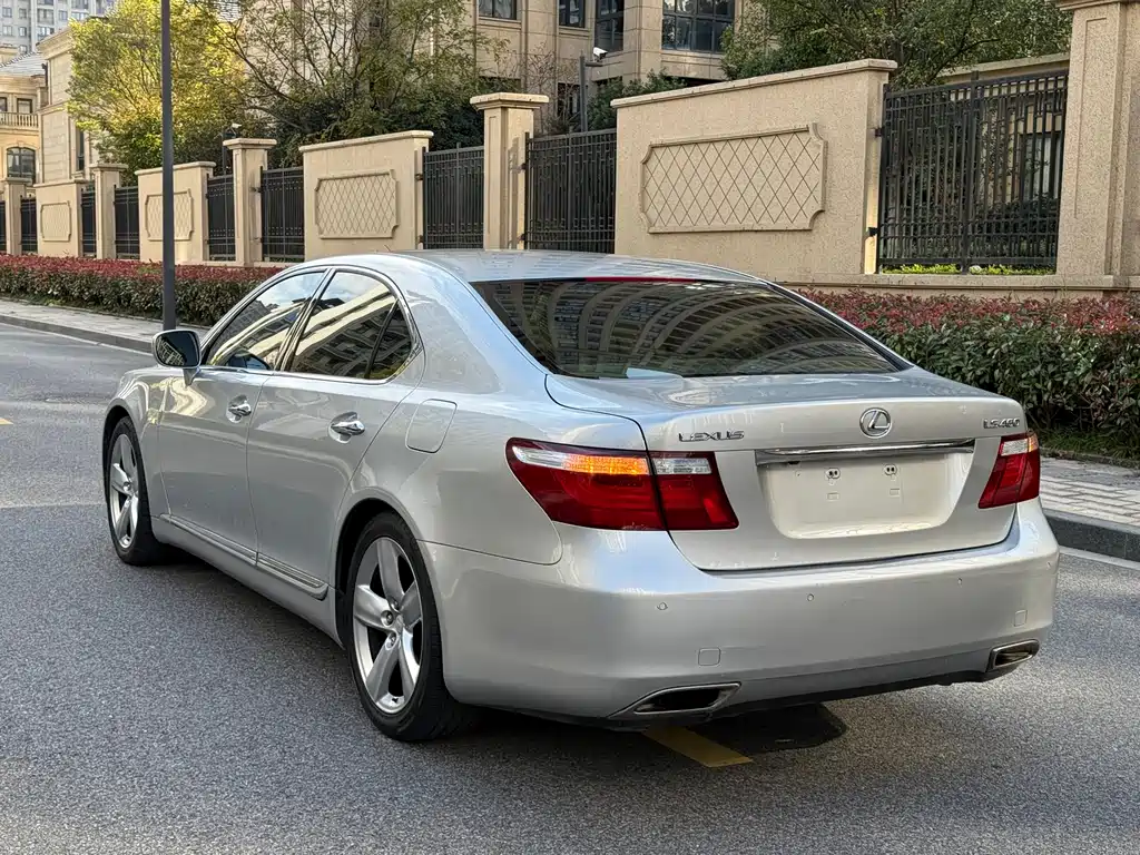 Lexus LS 2006 460L
