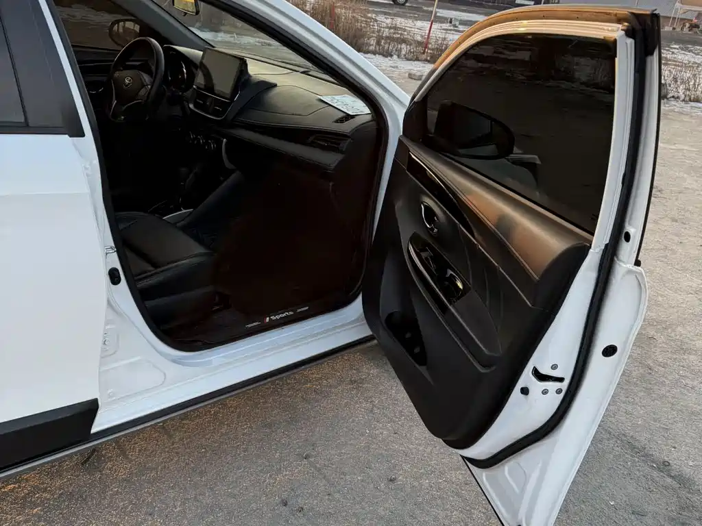 TOYOTA YARIS L ZHIXUAN