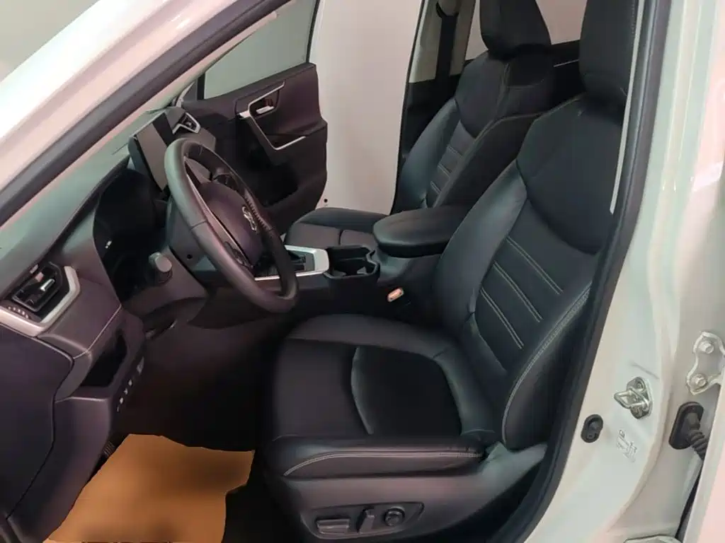 Toyota RAV4 — миниатюра 15