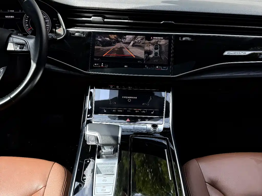 Audi Q8 2022 55 TFSI Luxury