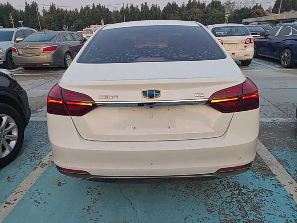 Geely Emgrand — миниатюра 6