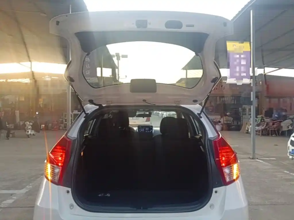 Toyota Yaris L — миниатюра 19