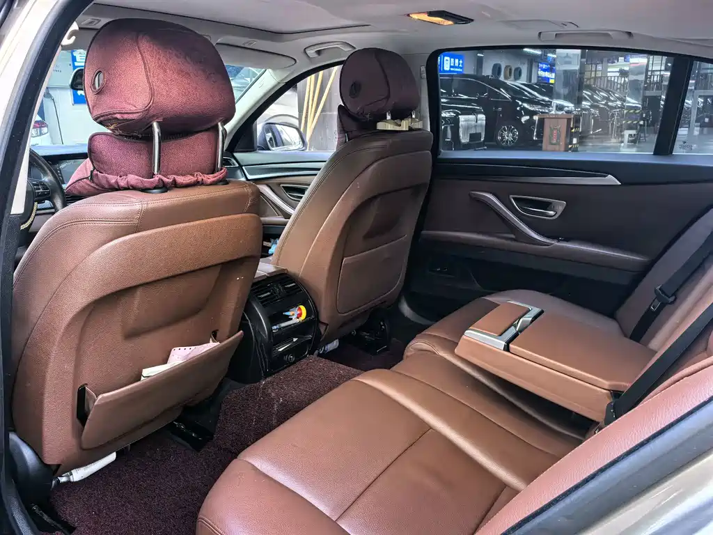 BMW 5 Series — миниатюра 6