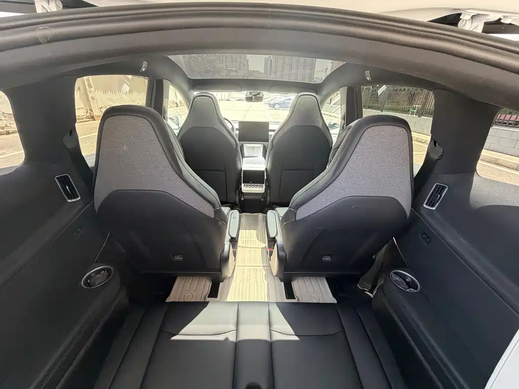 Tesla Model Y L — фотографии объявления, Фото 13