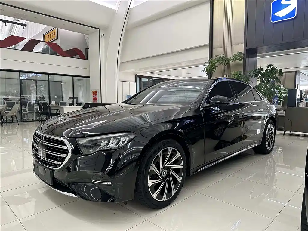Mercedes-Benz E-Class 2024