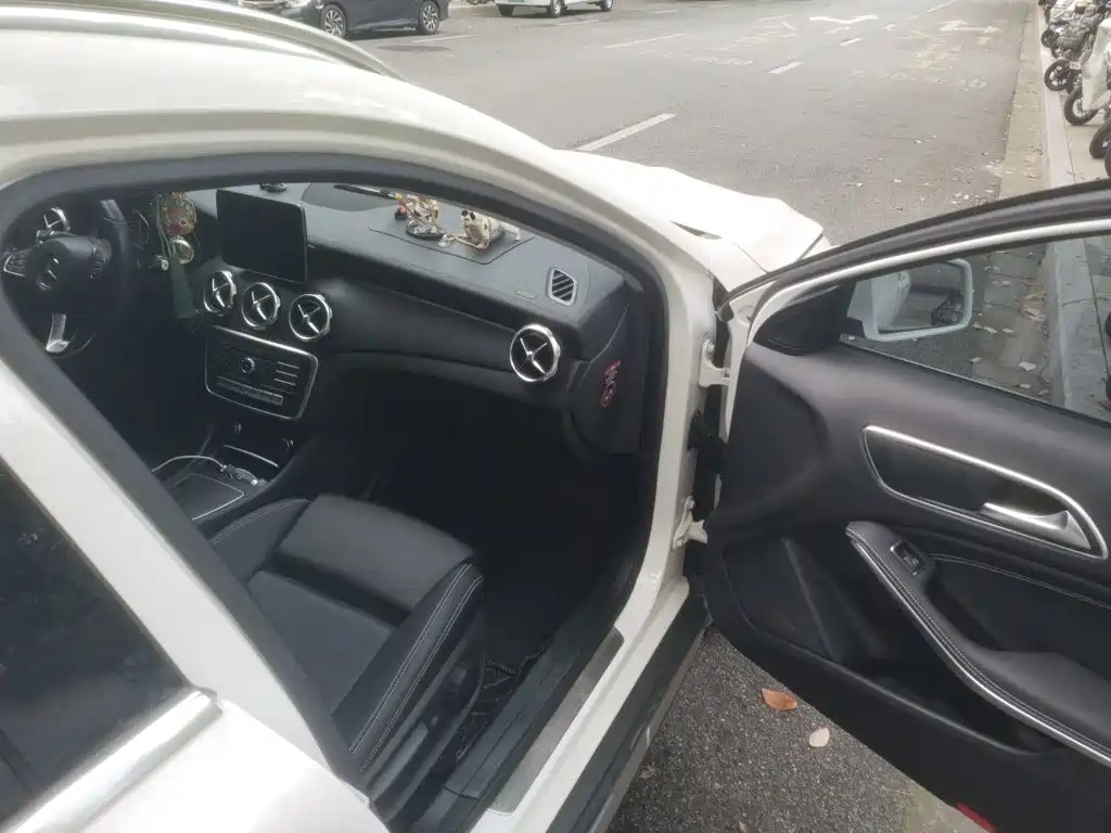 Mercedes-Benz GLA — миниатюра 19