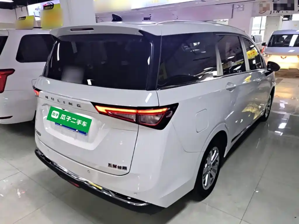 Wuling Jiachen — миниатюра 7
