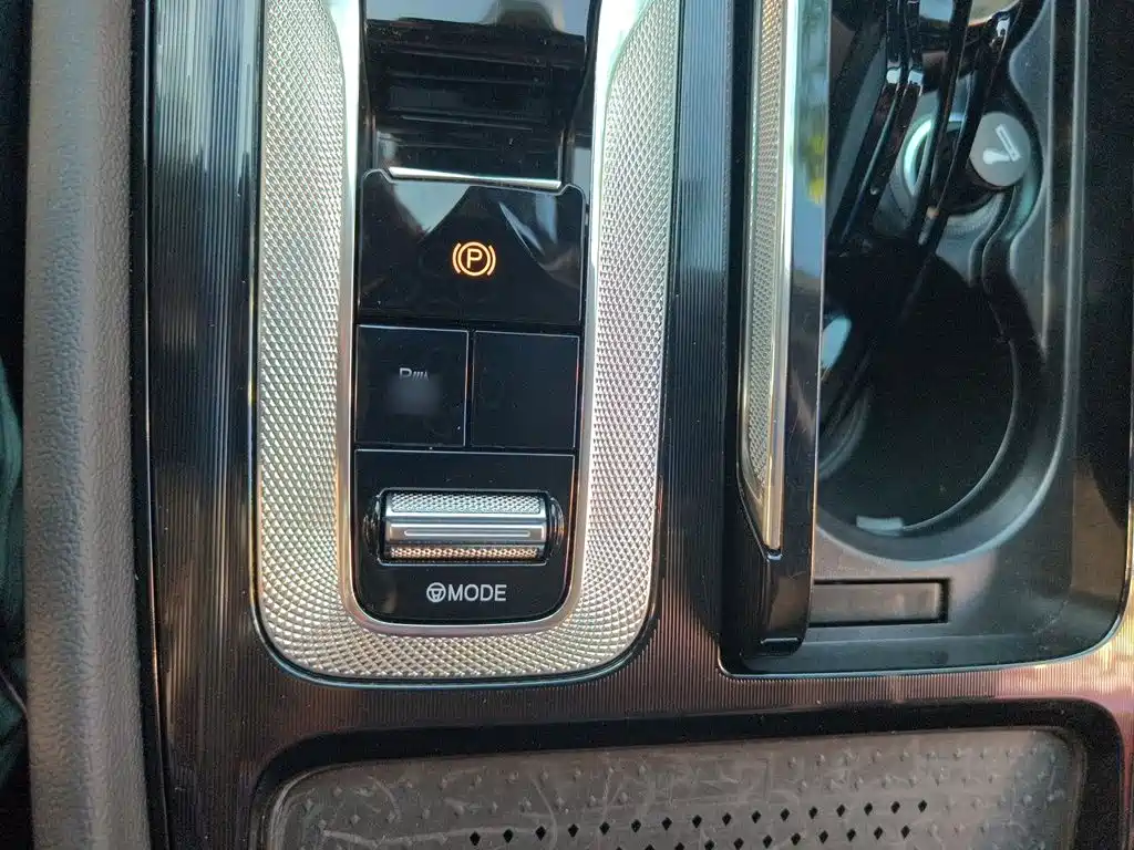 Hongqi Hongqi H5 — миниатюра 12