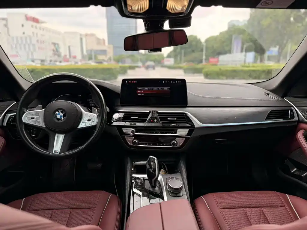BMW 5 Series — миниатюра 7