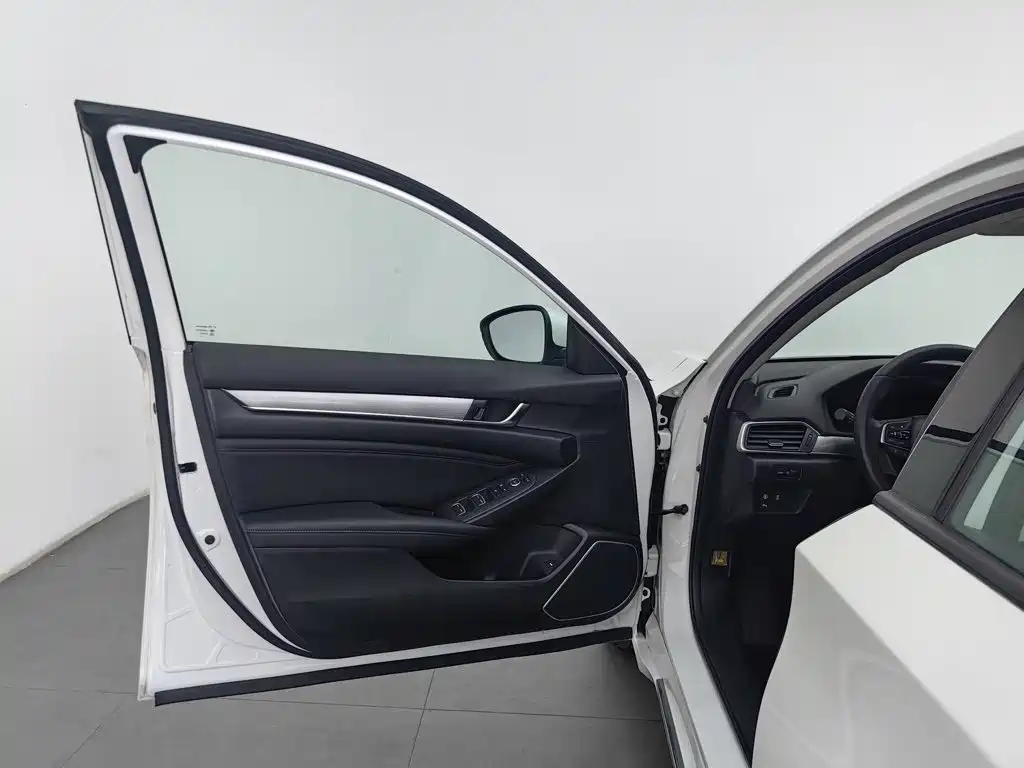 Honda Accord — миниатюра 8