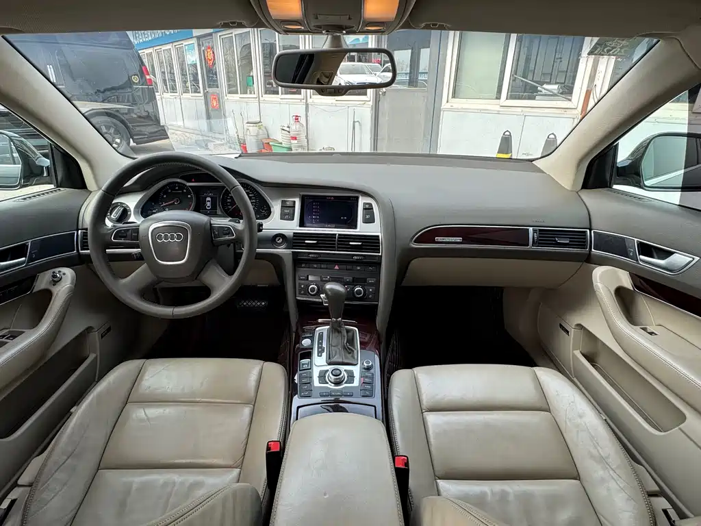 Audi A6L 2010 3.0 TFSI quattro Luxury