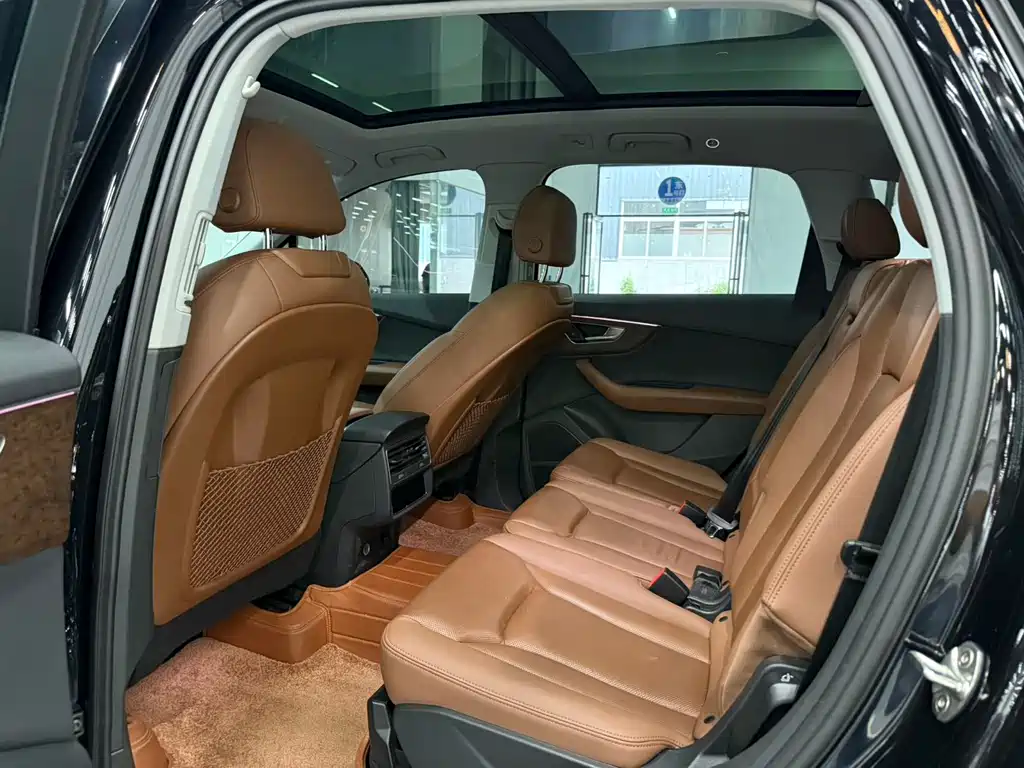 Audi Q7 — миниатюра 6