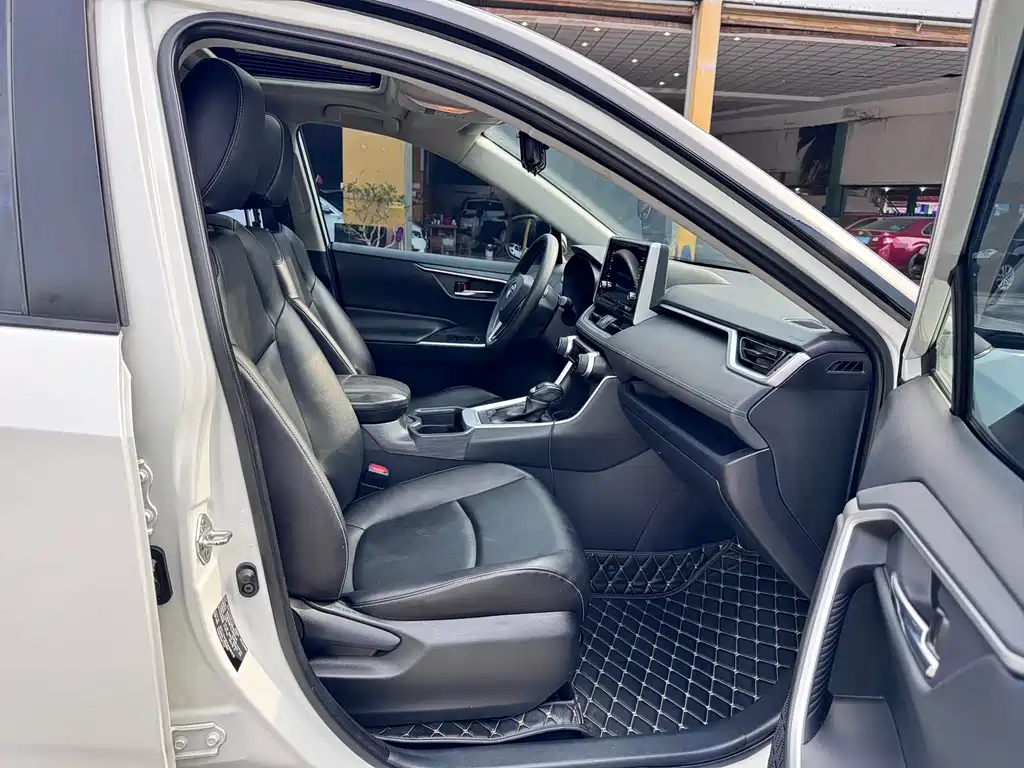 TOYOTA RAV4 RONGFANG